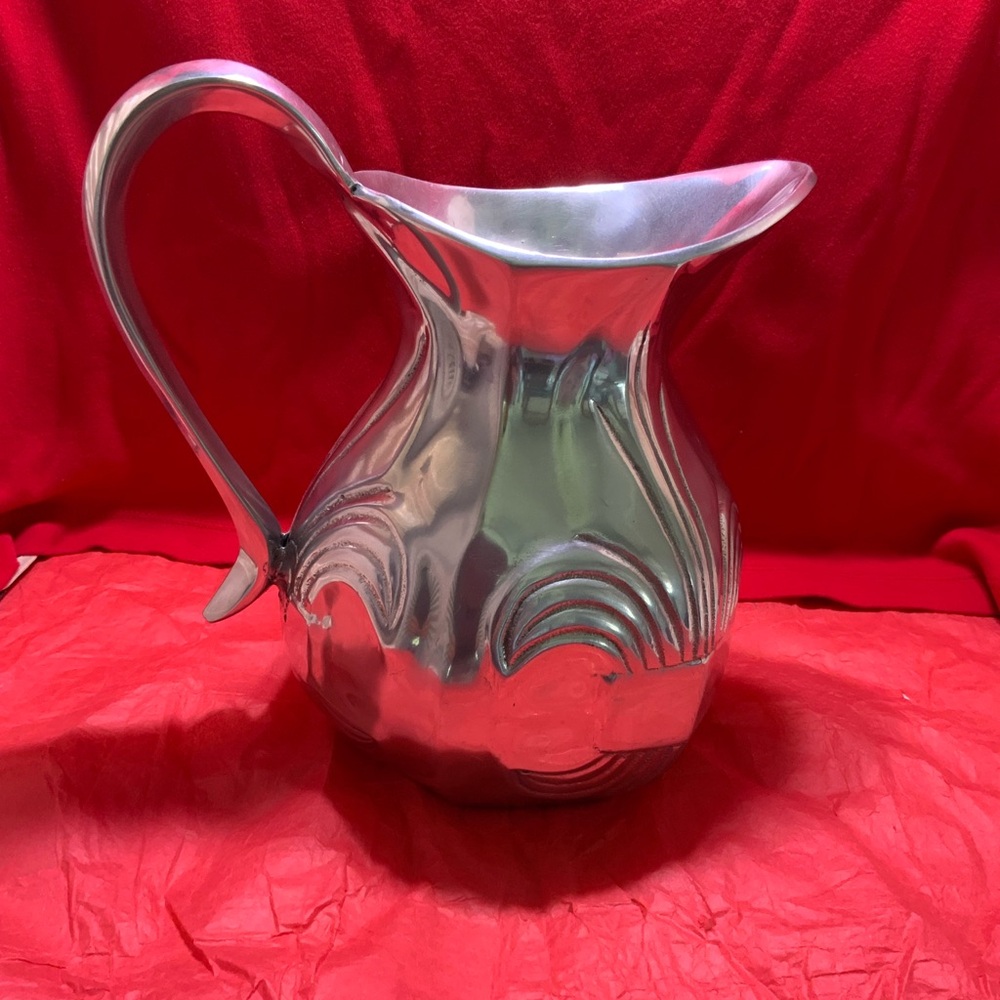 METAL PITCHER UNBRANDED